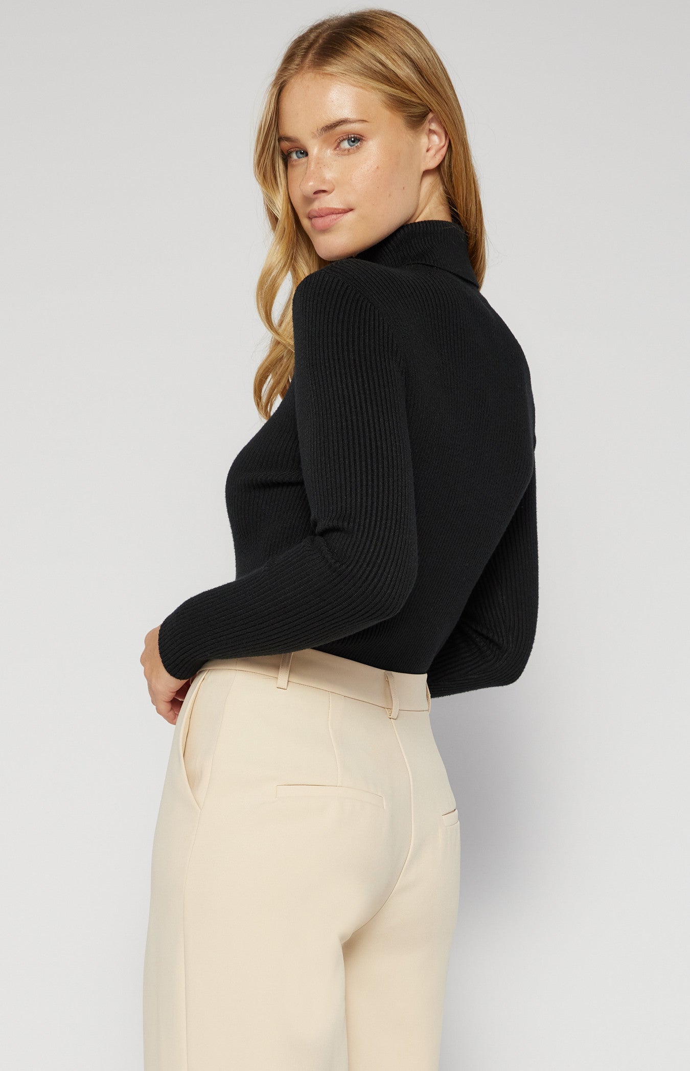 Turtle Neck Knit